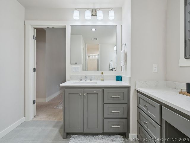 13 Redbud Street, Carlton Landing, OK 74432