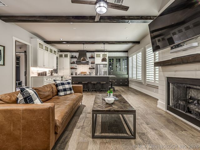 13 Redbud Street, Carlton Landing, OK 74432