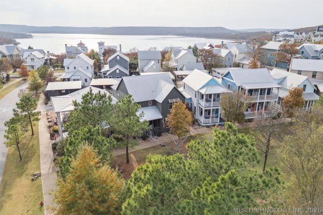 13 Redbud Street, Carlton Landing, OK 74432