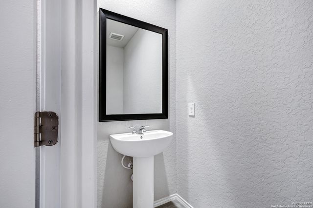 13031 Heathers Sun, St Hedwig, TX 78152