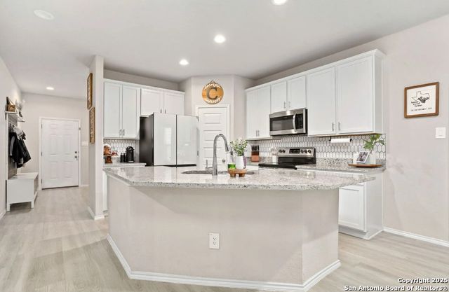 13031 Heathers Sun, St Hedwig, TX 78152