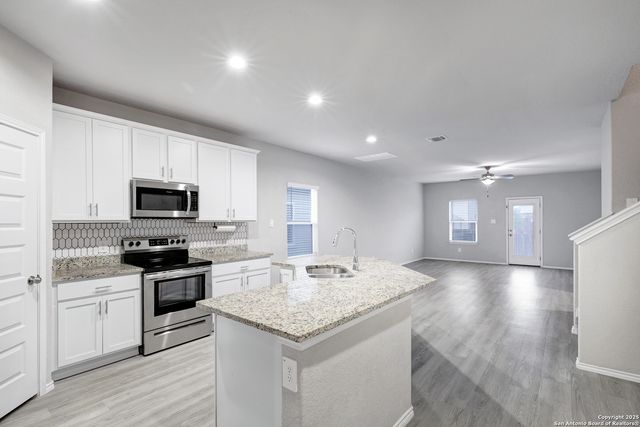 13031 Heathers Sun, St Hedwig, TX 78152