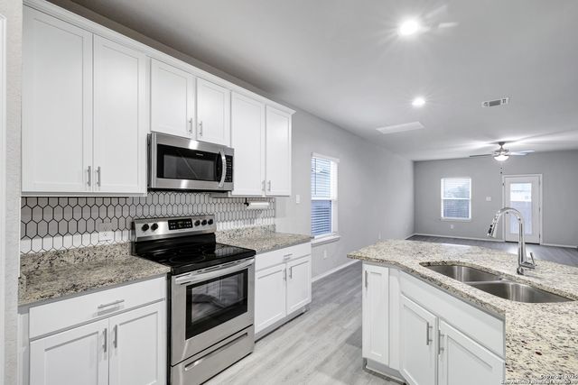 13031 Heathers Sun, St Hedwig, TX 78152