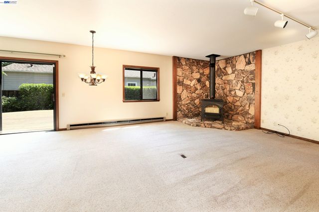 1002 El Curtola Blvd, Lafayette, CA 94595