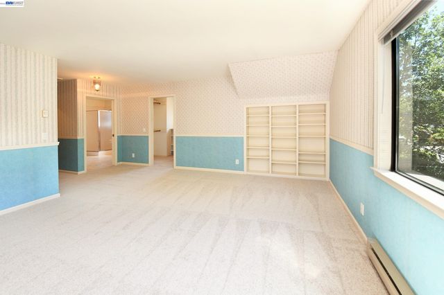 1002 El Curtola Blvd, Lafayette, CA 94595