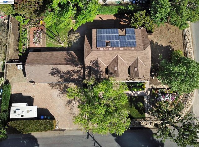 1002 El Curtola Blvd, Lafayette, CA 94595