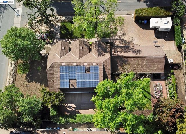 1002 El Curtola Blvd, Lafayette, CA 94595