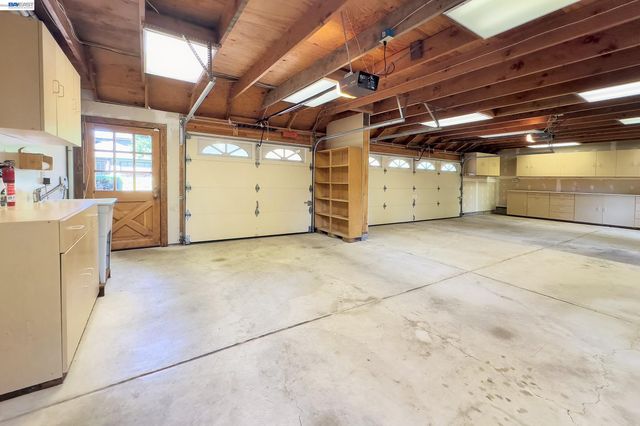 1002 El Curtola Blvd, Lafayette, CA 94595