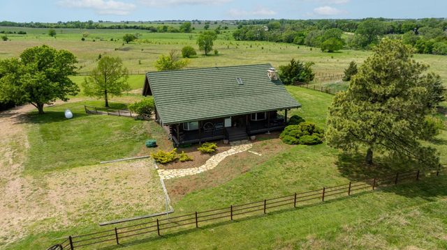 9615 S Rock Rd, Valley Center, KS 67147