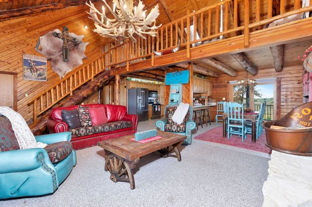 9615 S Rock Rd, Valley Center, KS 67147