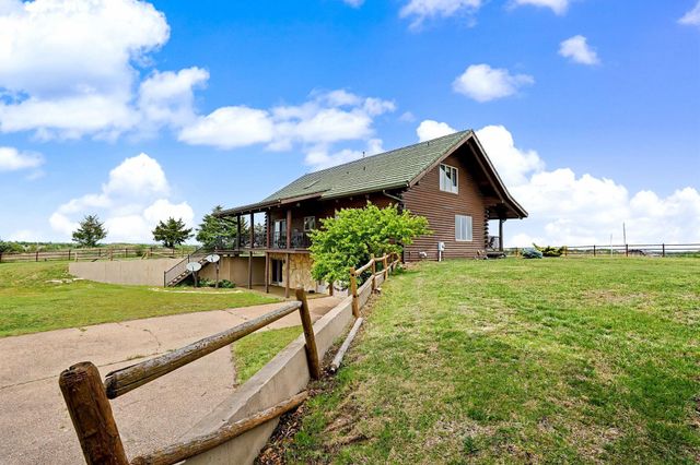 9615 S Rock Rd, Valley Center, KS 67147