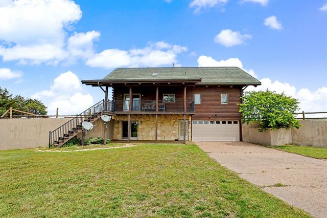 9615 S Rock Rd, Valley Center, KS 67147