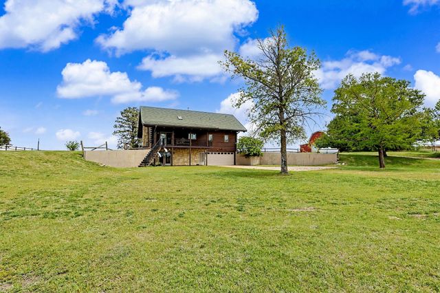 9615 S Rock Rd, Valley Center, KS 67147