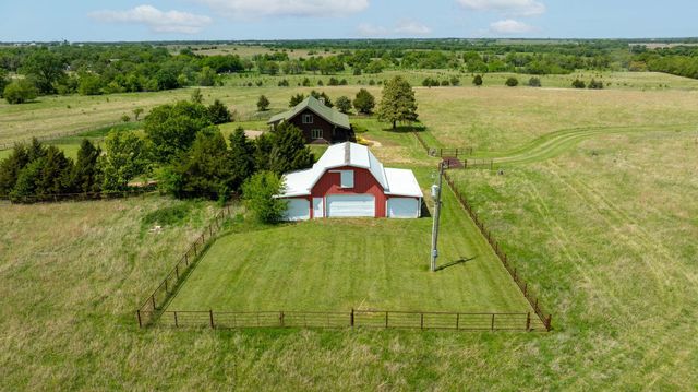 9615 S Rock Rd, Valley Center, KS 67147
