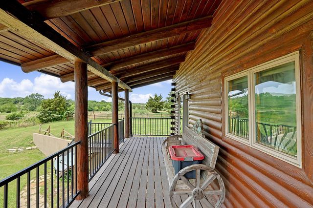 9615 S Rock Rd, Valley Center, KS 67147