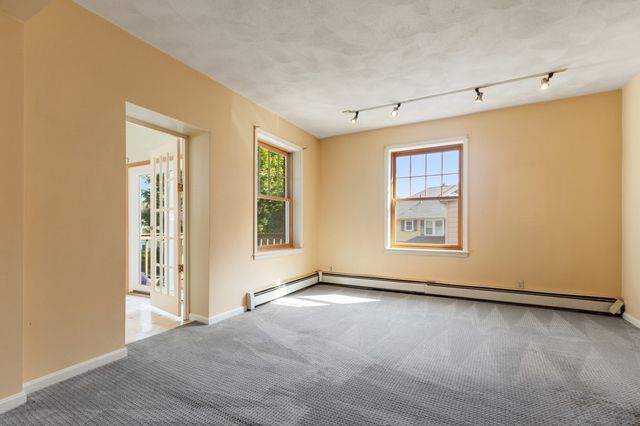 42 Broad St 3, Salem, MA 01970