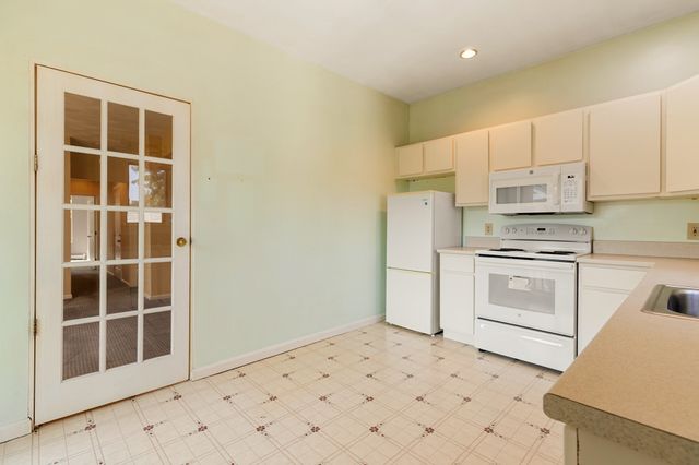42 Broad St 3, Salem, MA 01970