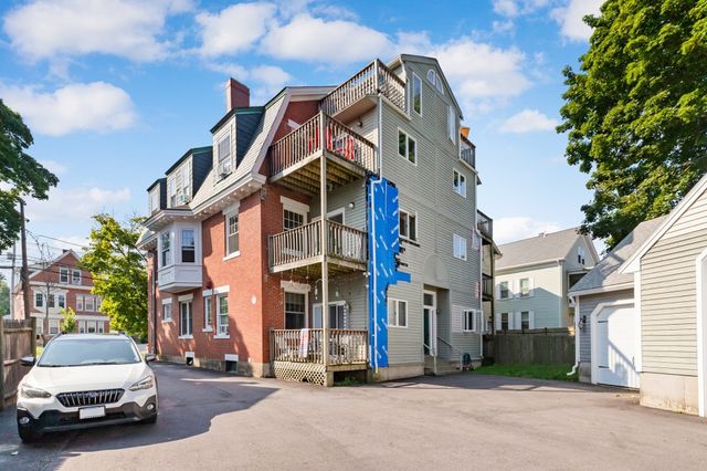 42 Broad St 3, Salem, MA 01970
