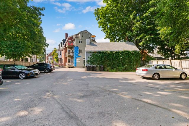42 Broad St 3, Salem, MA 01970