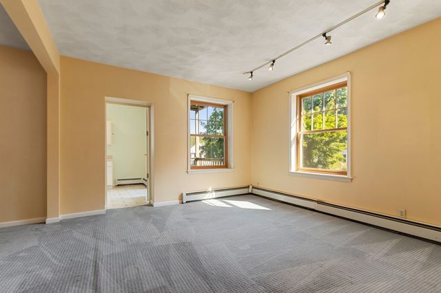 42 Broad St 3, Salem, MA 01970