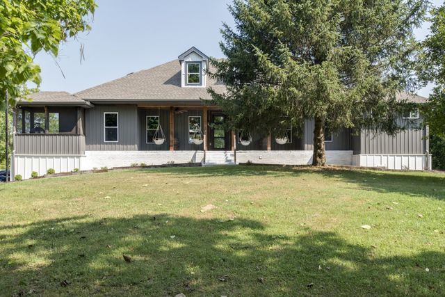 1014 Lakeview Cir, Ashland City, TN 37015