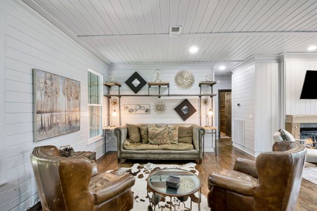 1014 Lakeview Cir, Ashland City, TN 37015