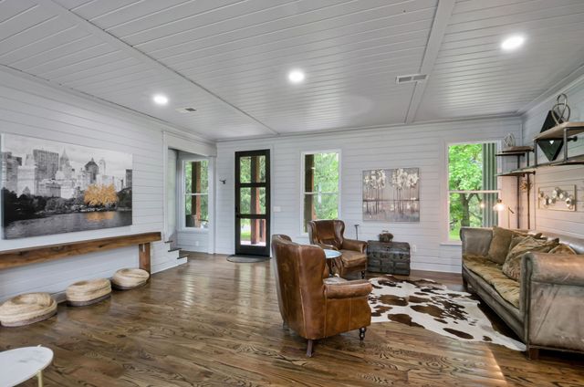 1014 Lakeview Cir, Ashland City, TN 37015