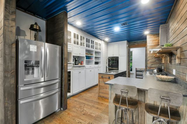 1014 Lakeview Cir, Ashland City, TN 37015