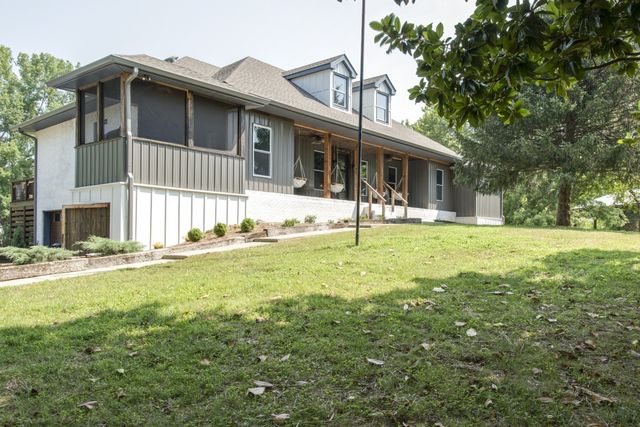 1014 Lakeview Cir, Ashland City, TN 37015