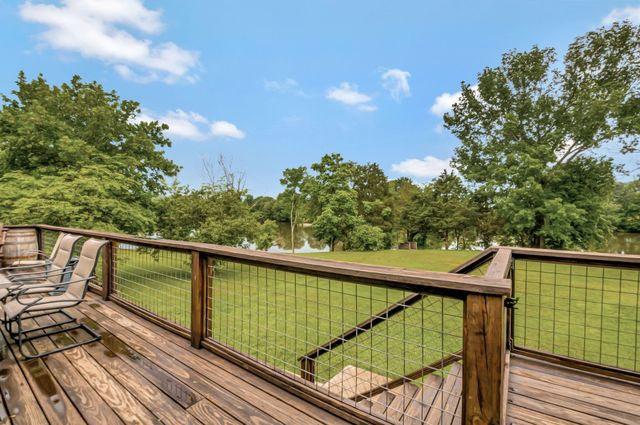 1014 Lakeview Cir, Ashland City, TN 37015