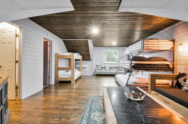 1014 Lakeview Cir, Ashland City, TN 37015