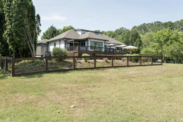 1014 Lakeview Cir, Ashland City, TN 37015
