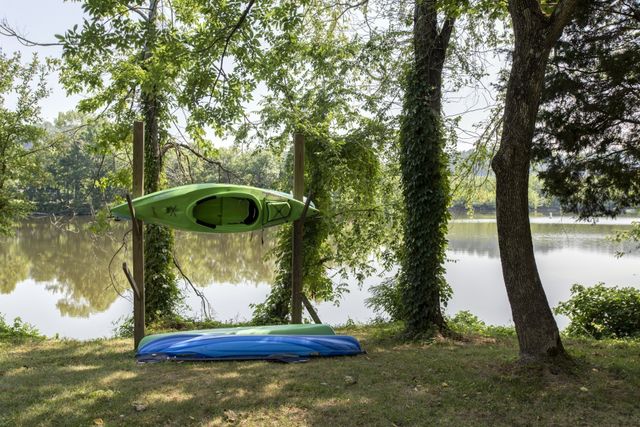 1014 Lakeview Cir, Ashland City, TN 37015