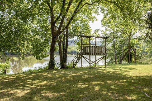 1014 Lakeview Cir, Ashland City, TN 37015