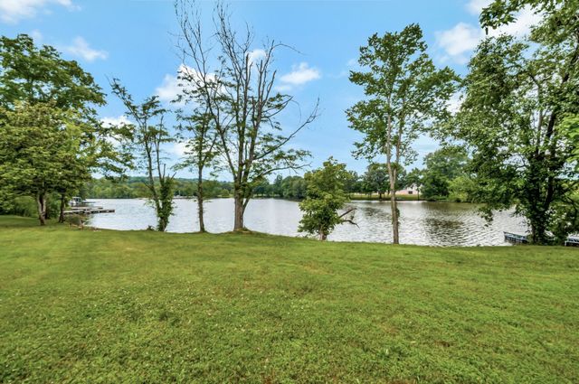 1014 Lakeview Cir, Ashland City, TN 37015