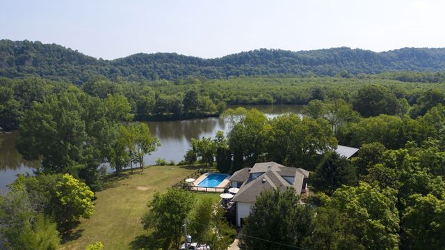 1014 Lakeview Cir, Ashland City, TN 37015