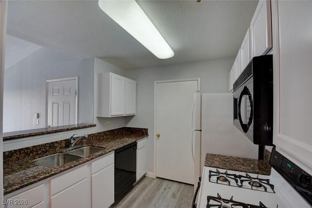 950 Seven Hills Drive 2026, Henderson, NV 89052