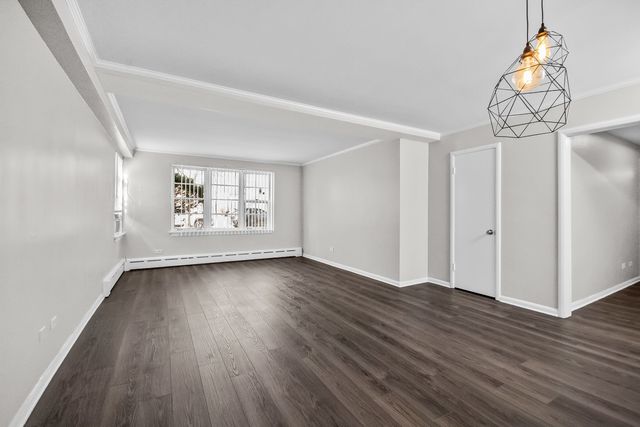 2230 Central Street G, Evanston, IL 60201