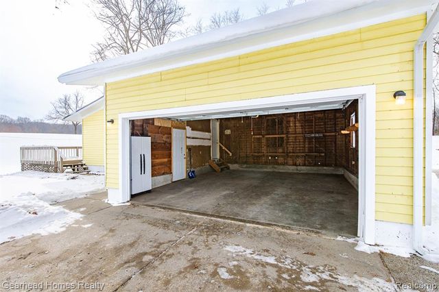 12749 Shaffer Road, Davisburg, MI 48350