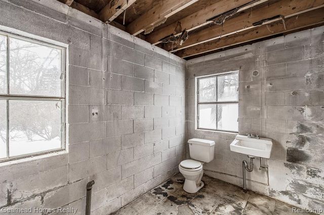 12749 Shaffer Road, Davisburg, MI 48350