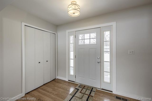 12749 Shaffer Road, Davisburg, MI 48350