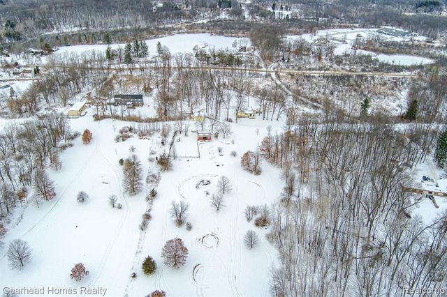 12749 Shaffer Road, Davisburg, MI 48350