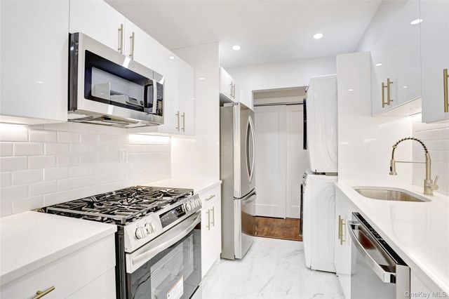 180 Kearsing Parkway B, Monsey, NY 10952