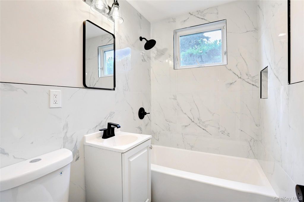 180 Kearsing Parkway B, Monsey, NY 10952 — photo 4