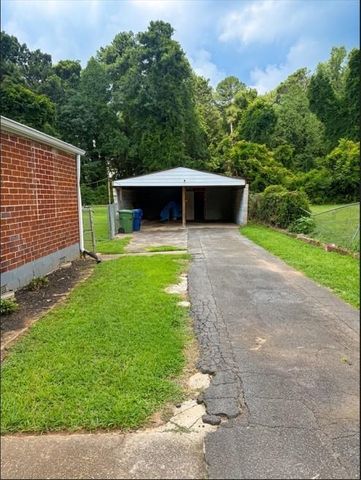 142 Hutton Place NW, Atlanta, GA 30318