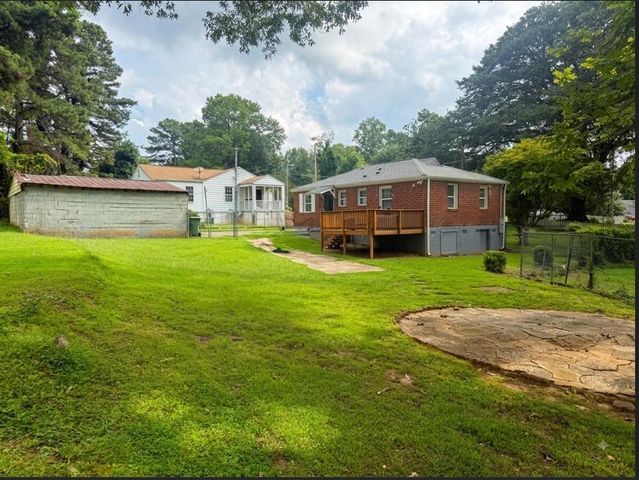 142 Hutton Place NW, Atlanta, GA 30318