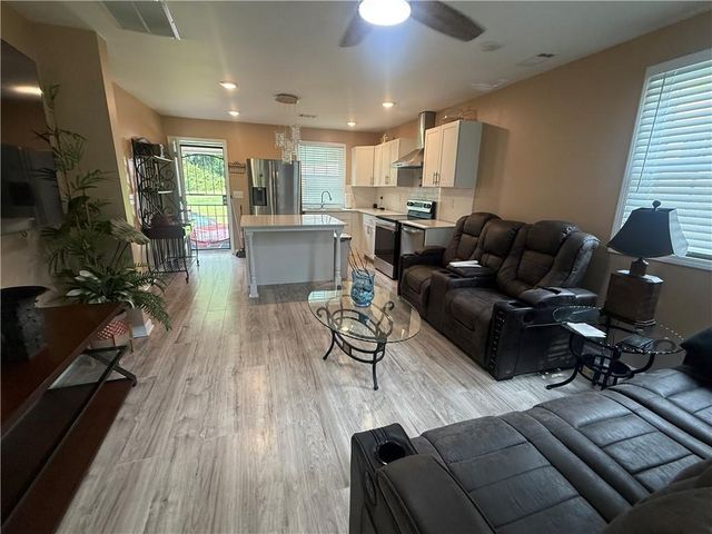 142 Hutton Place NW, Atlanta, GA 30318