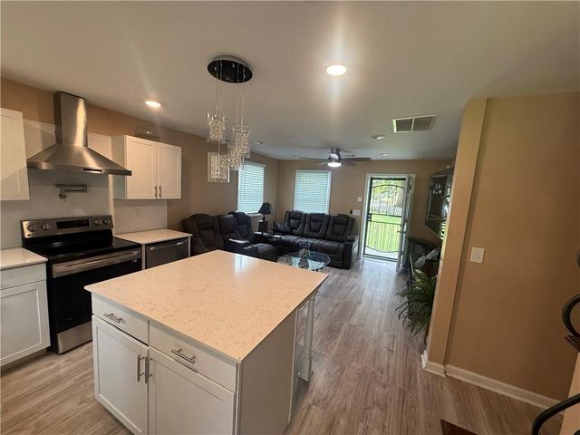 142 Hutton Place NW, Atlanta, GA 30318