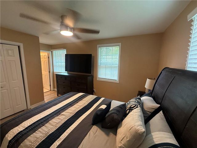 142 Hutton Place NW, Atlanta, GA 30318