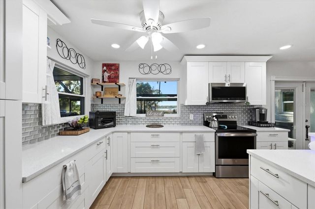 30424 HILLSIDE LANE, Wesley Chapel, FL 33545